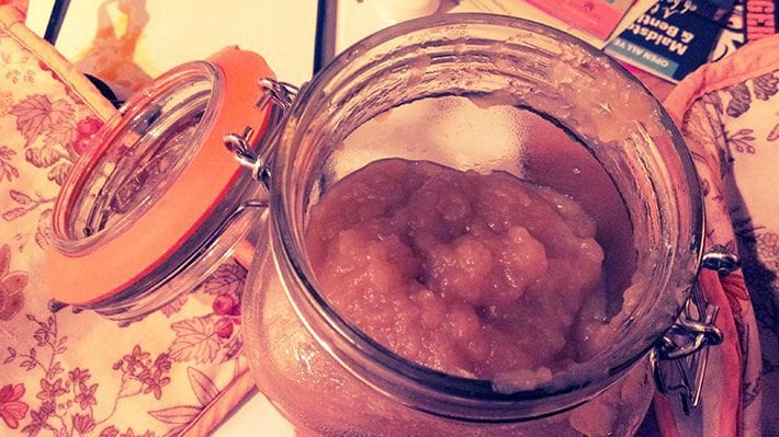 Apple sauce in a Kilner jar